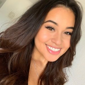 Meet your Posher, Lexie